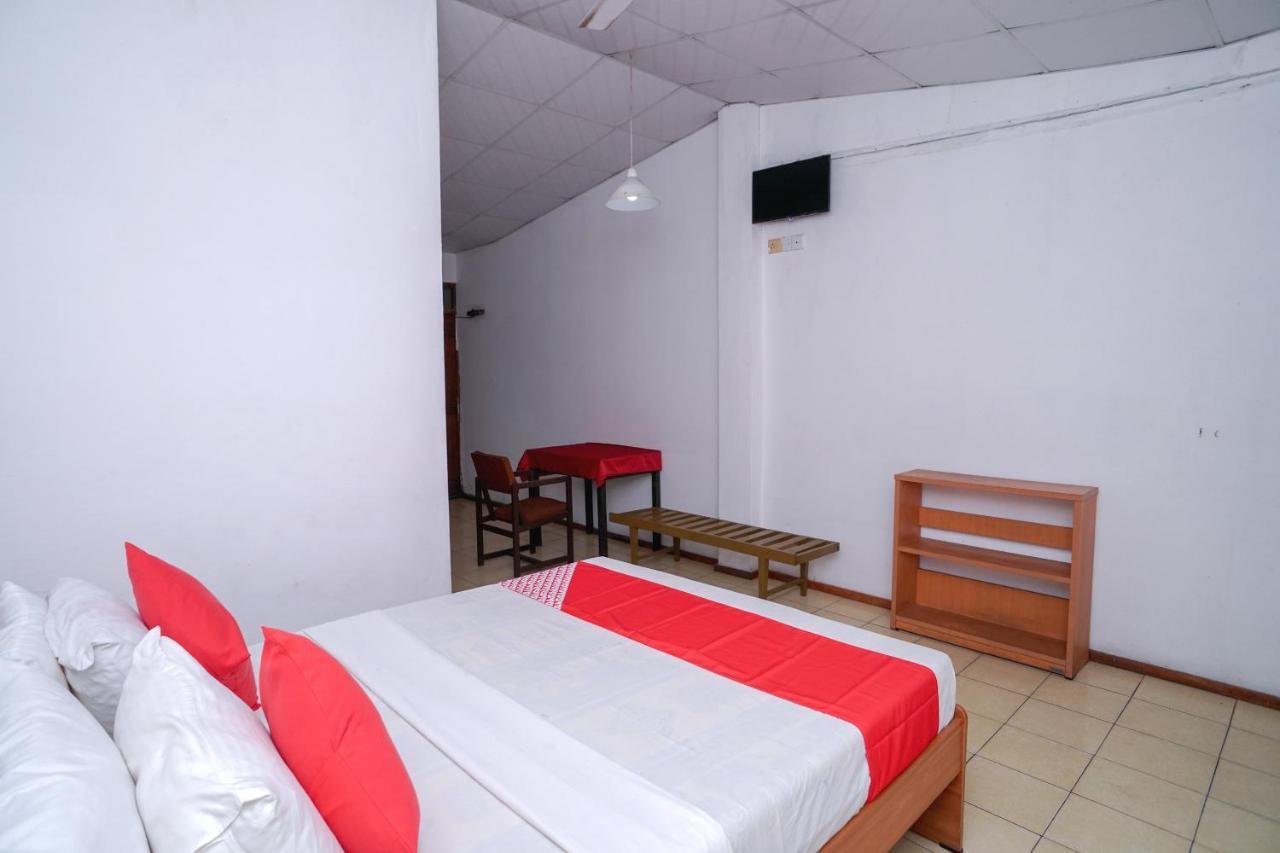 אונה ואטונה Oyo 384 Dilena Beach Resort מראה חיצוני תמונה