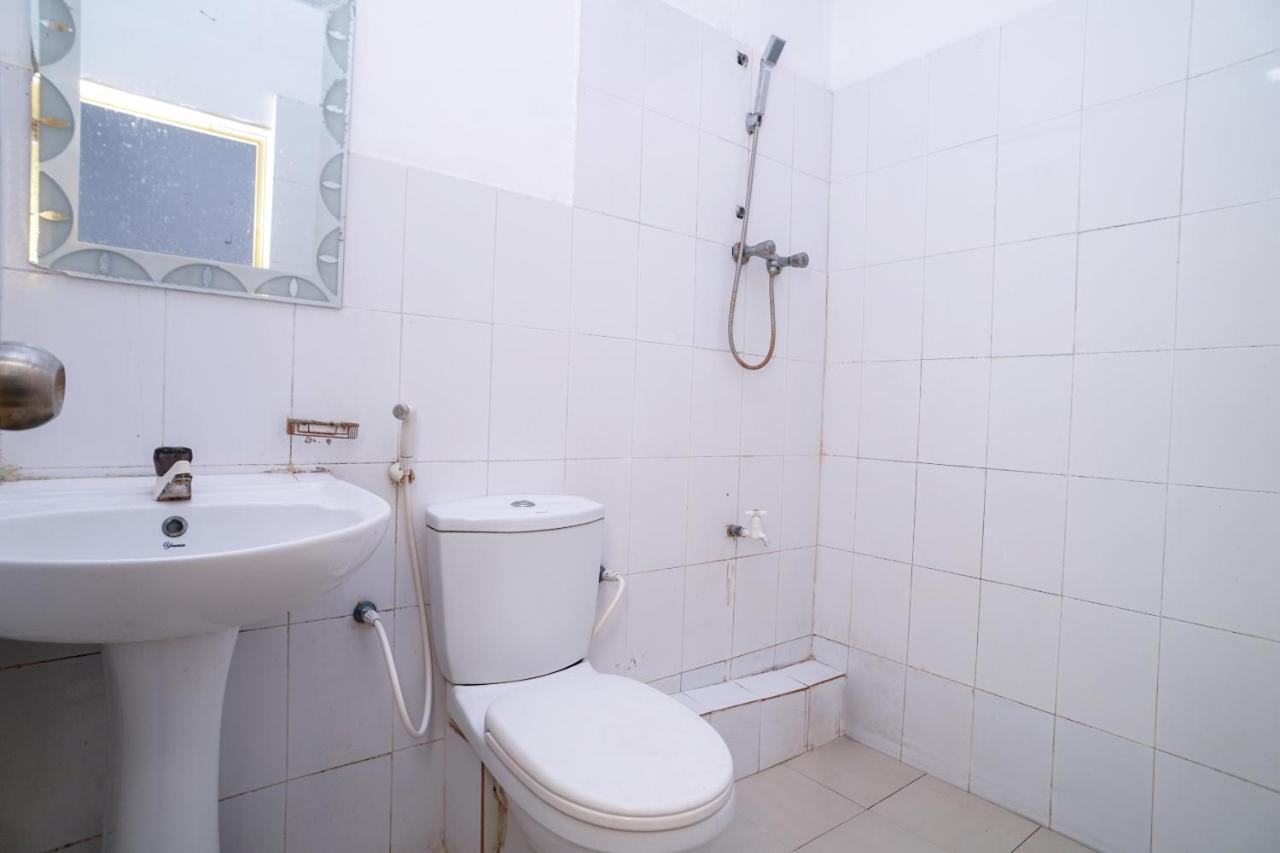 אונה ואטונה Oyo 384 Dilena Beach Resort מראה חיצוני תמונה